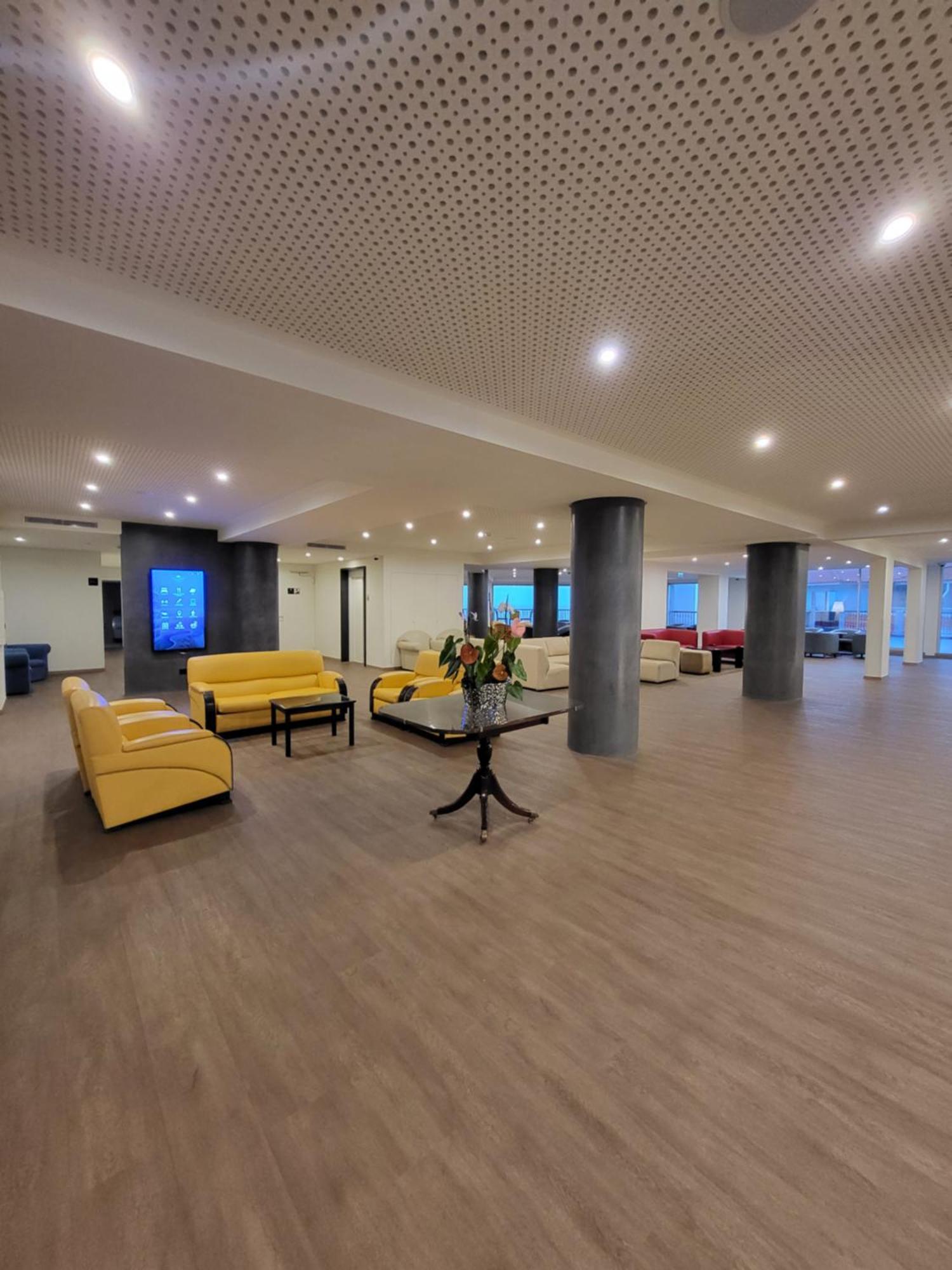 Hotel Royal Orchid Канису Экстерьер фото